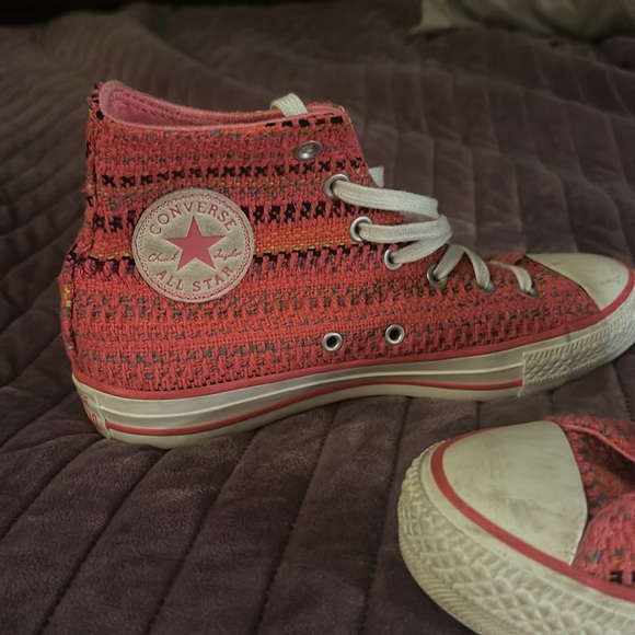Hot pink Converse high tops - Picture 3 of 5